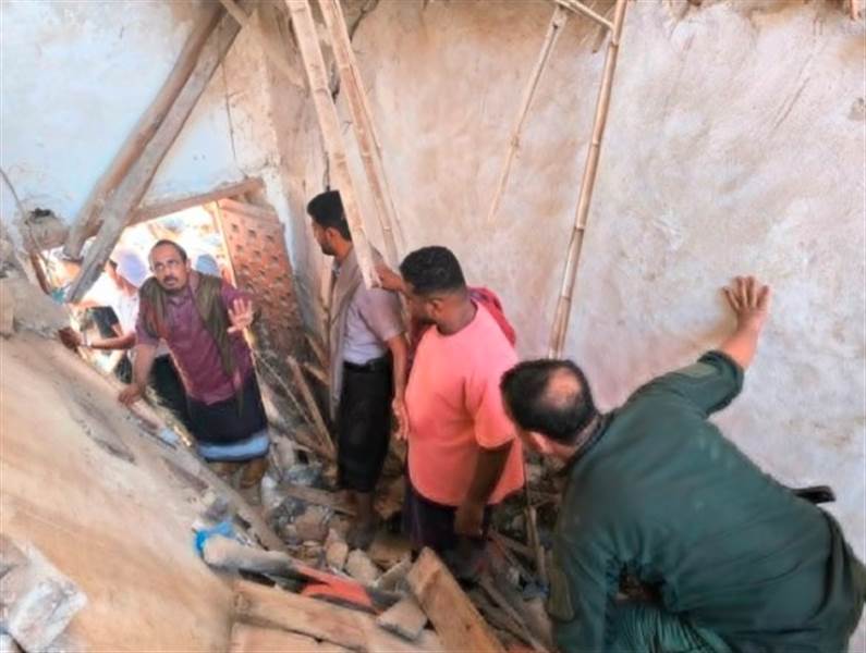 Hadramevt.. Mukalla'da evin çökmesi sonucu 3 kişi öldü ve yaralandı