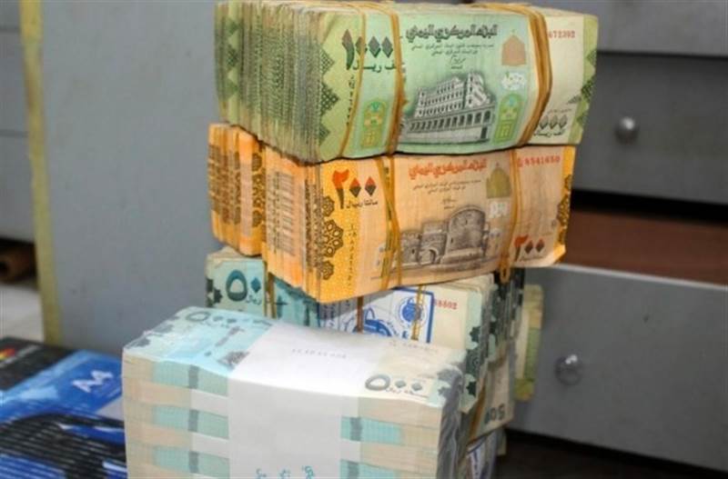 BM raporu: Yemen riyali, meşru hükümetin kontrol ettiği bölgelerde bir yıl içinde değerinin dörtte birini kaybetti