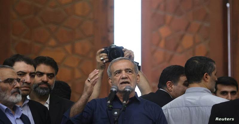 لماذا سمح النظام الإيراني لبزشكيان بالترشح والفوز بالانتخابات الرئاسية ؟.. صحيفة أمريكية تجيب