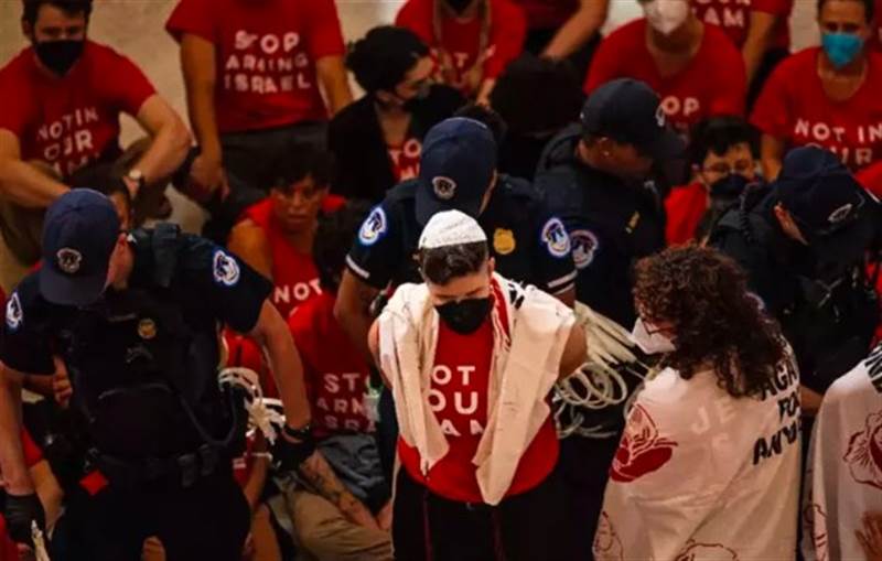 ABD’deki Yahudiler Netanyahu’yu protesto etti