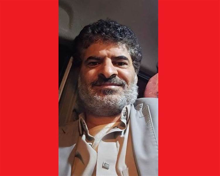 كان بوقا لمشروعها السلالي الإجرامي.. شاهد صورة صادمة لقيادي حوثي عقب إطلاق سراحه في صنعاء