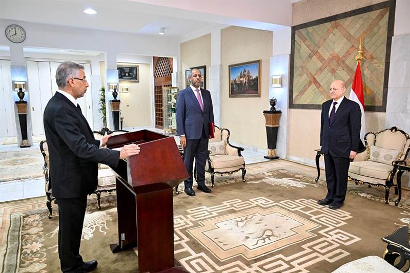العليمي يعين سفيرًا جديداً لليمن في الولايات المتحدة