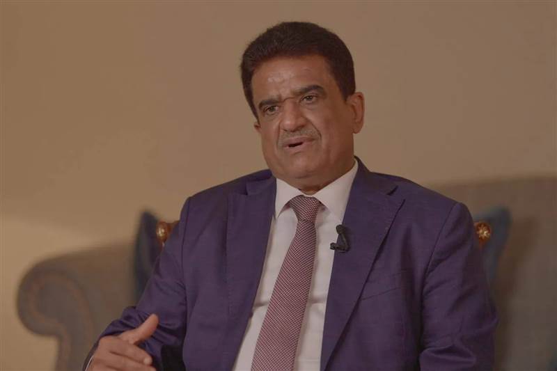 وزير النفط اليمني: يؤكد جاهزية هذه الموانئ لاستقبال سفن الشحن بعد تدمير ميناء رأس عيسى