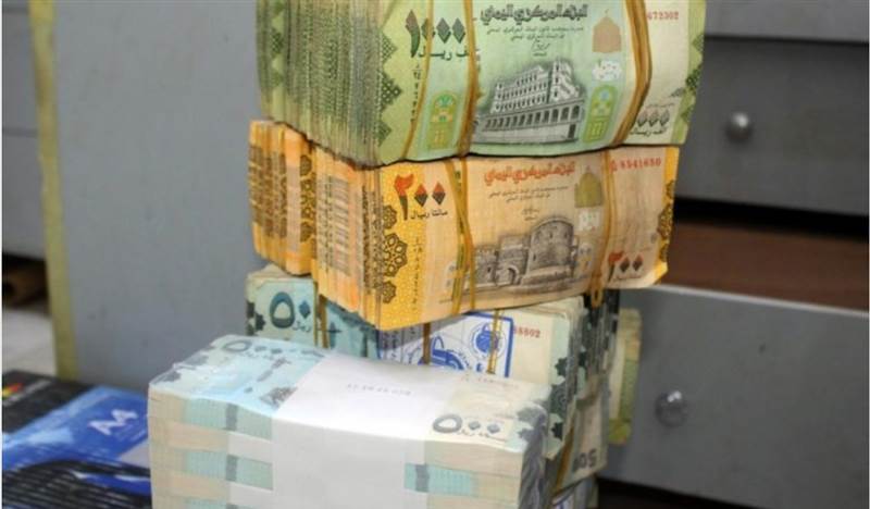 انهيار الريال اليمني أمام العملات الأجنبية
