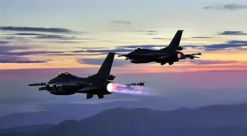 Pentagon: ABD Hava Saldırılarıyla Yemen'deki Husi Askeri Altyapısı Çökertiliyor