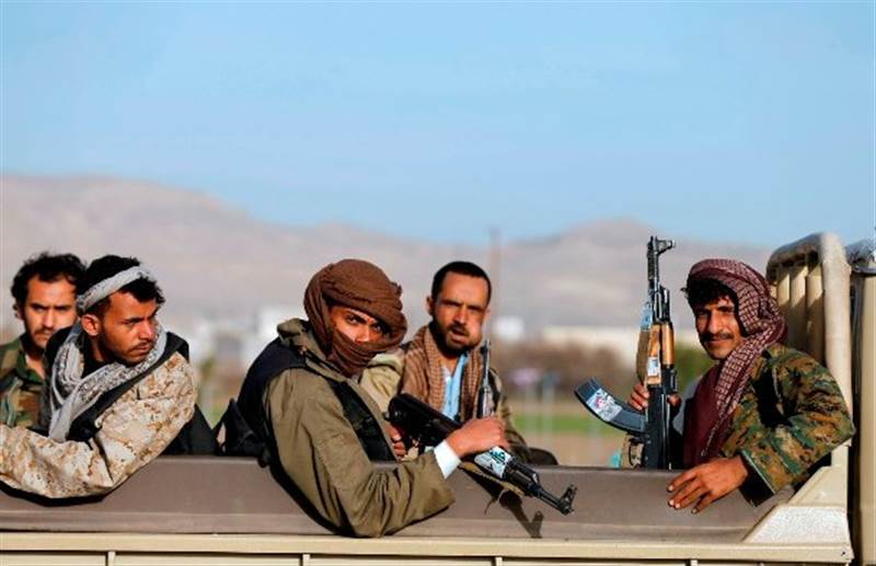 إتاوات الحوثيين تخنق قطاع النقل وتفرض رسوم جديدة على ناقلي النيس والكري بصنعاء