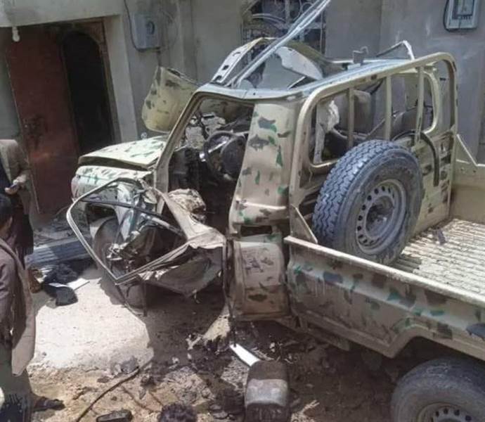 سقوط ضحايا بانفجار استهدف طقماً عسكرياً تابعاً للتشكيلات التابعة لطارق صالح جنوب تعز