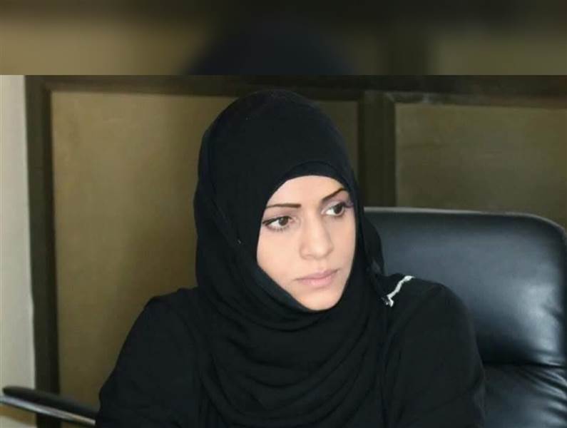نجت من محاولة اغتيال.. من هي إيلان عبد الحق التي تولت القيام بأعمال مدير صندوق النظافة خلفًا للمشهري