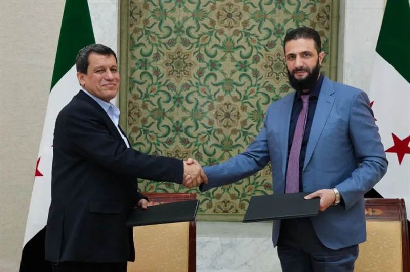 عبدي يعلن عن اتفاق مبدئي لدمج قسد بوزارتي الدفاع والداخلية السوريتين