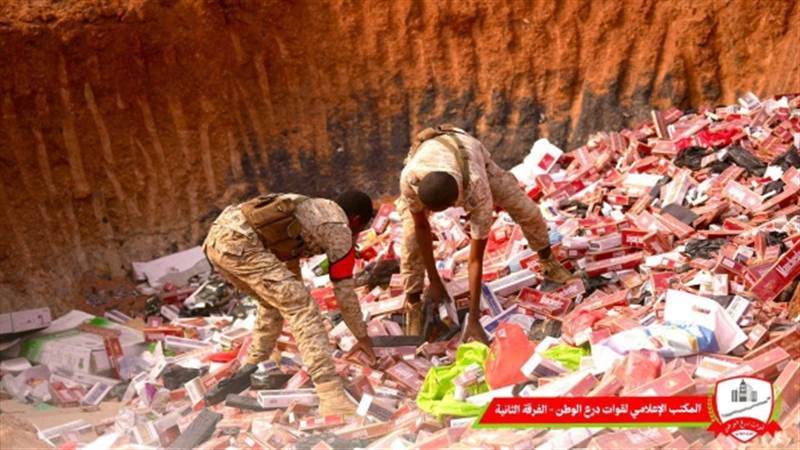 فصيل عسكري تموله السعودية يضبط كميات كبيرة من السجائر والمعسل في منفذ الوديعة