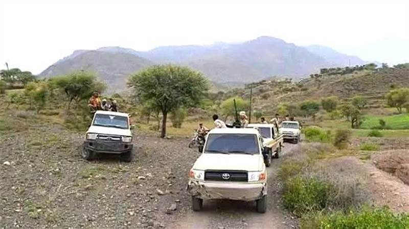 بعد ثلاث ليالٍ مضطربة.. قوات طارق صالح تغادر الوازعية تحت ضغط الأهالي واتهامات بـ"انتهاكات واسعة"