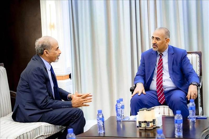 الزُبيدي والصبيحي يبحثان تنسيق الجهود وتعزيز الجاهزية الأمنية والعسكرية