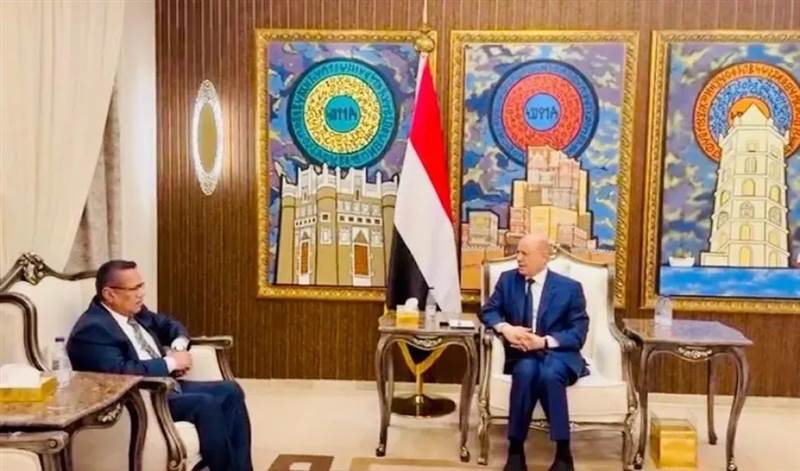 العليمي يبحث مع بن دغر تطورات المحافظات الشرقية ويؤكد ضرورة انسحاب القوات الوافدة