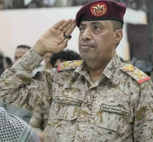 العليمي يعيّن اللواء عمر سجاف رئيساً لهيئة الركن في قيادة العمليات المشتركة ( وثيقة )