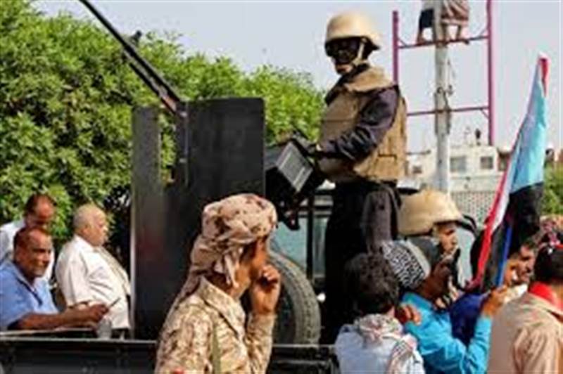 حضرموت على حافة الانفجار.. مواجهات عنيفة بين مليشيا الانتقالي وقبائل الشحر وسط تحركات عسكرية إقليمية