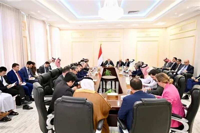 Al-Alimi: Withdrawal of Forces Acting Outside the Coalition Is a Sovereign Demand to Protect the State