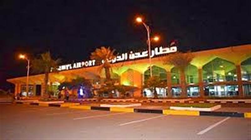 قيود جوية تشعل التوتر في عدن.. الحكومة تضبط الرحلات من وإلى الإمارات والانتقالي يرد بإغلاق المطار