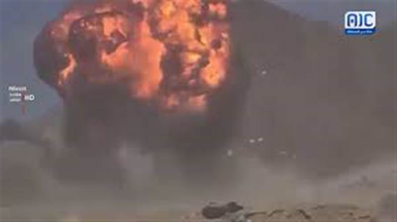 شاهد : مقاتلات التحالف تستهدف قوات الانتقالي في معسكر لواء بارشيد