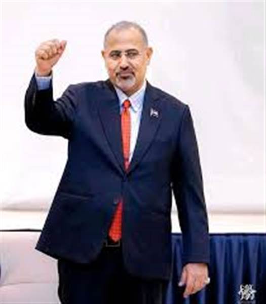 مصادر: مغادرة المتمرد عيدروس الزبيدي عدن إلى الصومال تمهيدًا للتوجه إلى أبوظبي