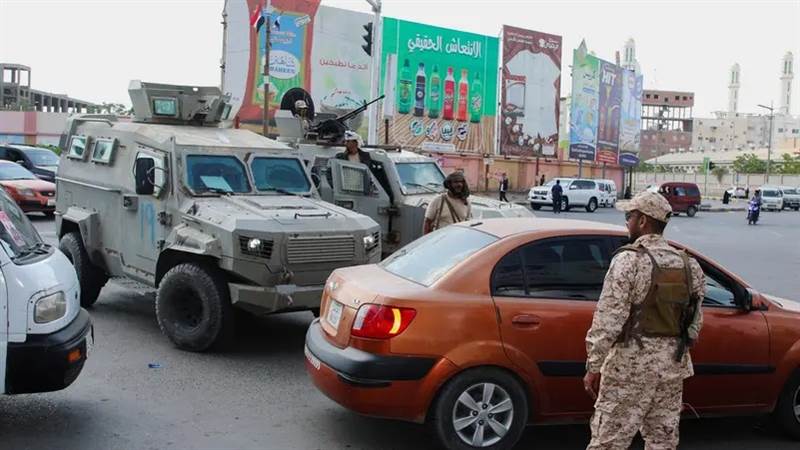 حظر تجول شامل في عدن بتوجيهات المحرّمي.. ألوية العمالقة تؤمّن المدينة والتحالف ينفذ ضربات استباقية