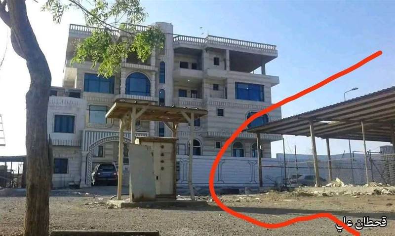 تحرك ميداني في عدن لاستعادة فيلا منهوبة.. وساطة “العمالقة” تمنح مهلة أخيرة لإخلاء عقار يحتله القيادي صلاح الشنفرة