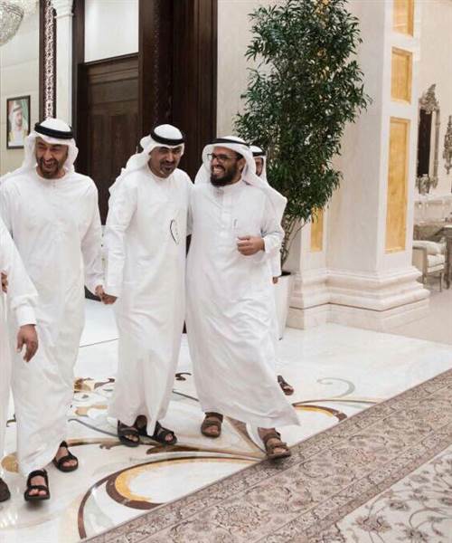 يعد وصول عيدروس وهاني الى الامارات مصادر تتحدث عن إغلاق ملف الإمارات والمجلس الانتقالي في اليمن ووقف شامل للدعم المالي للمجلس الإنتقالي