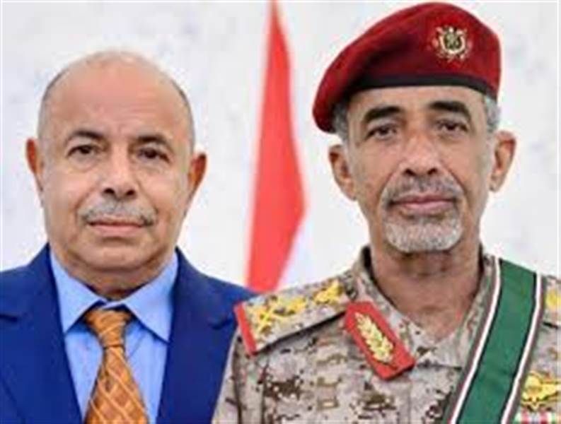 الشيخ عمرو بن حبريش يهنئ الخنبشي والصبيحي بعضوية مجلس القيادة الرئاسي ويؤكد: تمثيل حضرموت خطوة وطنية في مرحلة مفصلية