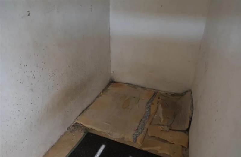 سجون سرية ومتفجرات للاغتيالات.. الحكومة اليمنية تكشف جرائم إماراتية خطيرة في حضرموت