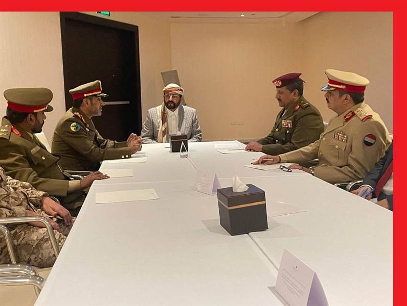 العرادة يلتقي بن عزيز وقيادات عسكرية في الرياض ويؤكد أهمية تطوير الجاهزية والاستفادة من تقنيات الدفاع الحديثة