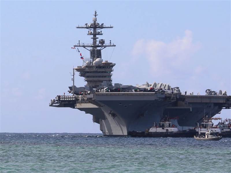 تصعيد عسكري خطير ...حاملتا طائرات في الخليج.. هل تقترب واشنطن من مواجهة مباشرة مع إيران؟