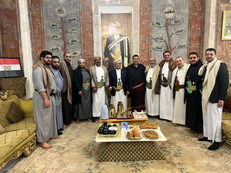 تصعيد قبلي في صنعاء.. ميليشيات الحوثي تفرض حصاراً مسلحاً على منزل شيخ حاشد حمير الأحمر وتمنع الزوار( تفاصيل )