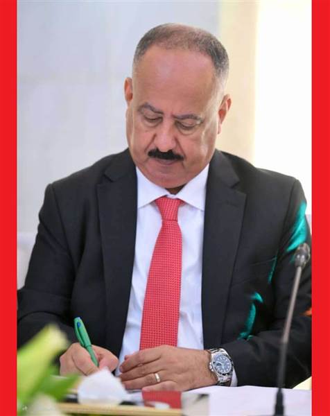 الحكومة تكشف خطة لتوسيع أسطول «اليمنية» وتطوير المطارات والموانئ.. شراء 8 طائرات جديدة واتفاقيات مع إيرباص