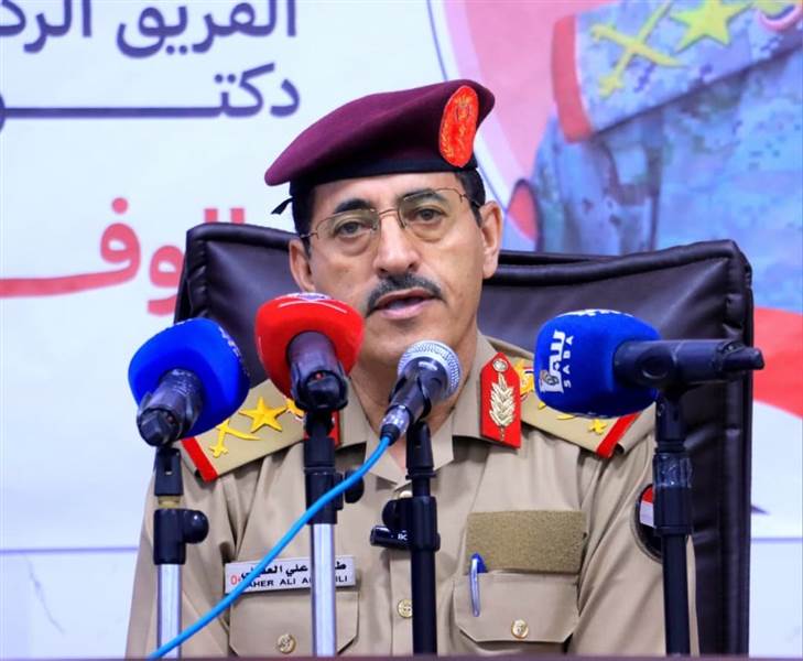 العقيلي يطلق حملة تطهير داخل الجيش.. حذف الأسماء الوهمية واعتماد البصمة البيومترية