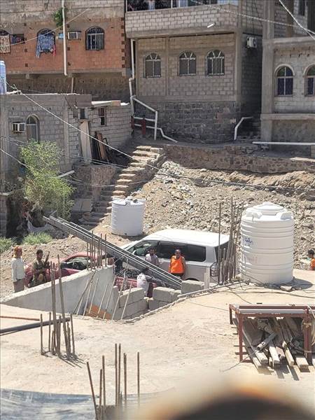 حملة مكثفة لكهرباء عدن ضد الربط العشوائي في التواهي.. إجراءات للحد من الانقطاعات