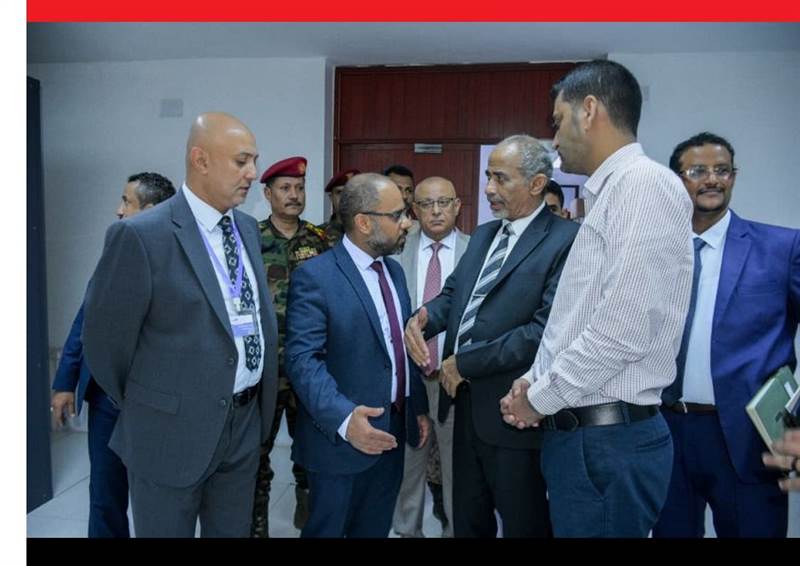 الصبيحي يتفقد وزارة الاتصالات بعدن ويشدد على تطوير “عدن نت” وتحسين خدمات الإنترنت