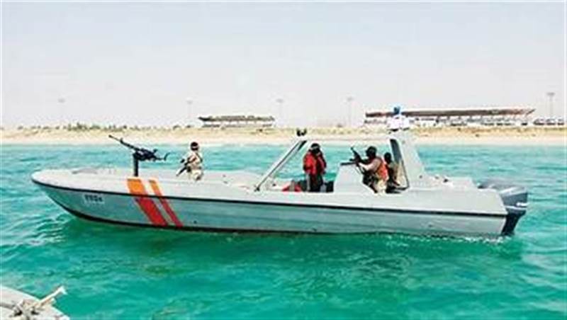 منجز عسكري جديد...خفر السواحل اليمنية تدشن زورقاً اعتراضياً جديداً بسرعة 45 عقدة.. وصناعة محلية بأيادٍ يمنية (فيديو)
