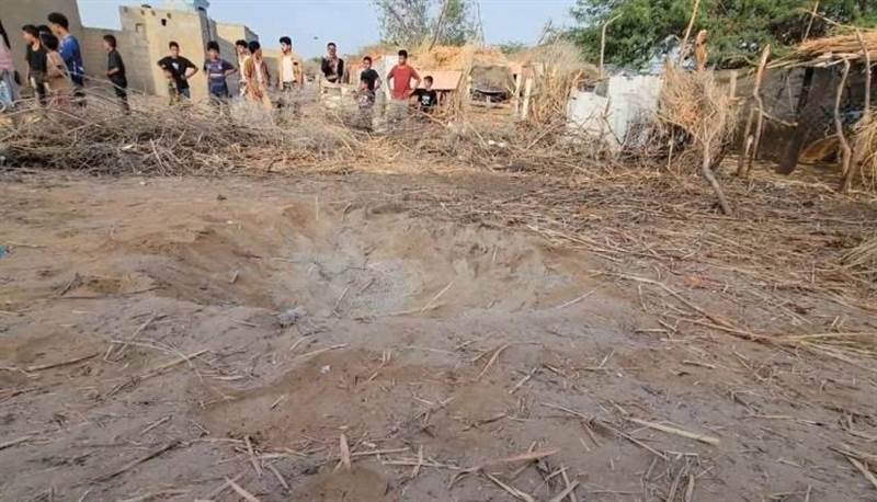 قصف حوثي يستهدف منزلاً في حجة ويصيب طفلاً.. وتجدد المخاوف من تكرار المجازر ضد المدنيين